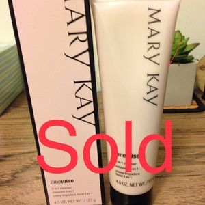 NIB. Mary Kay 3-in-1 Cleanser